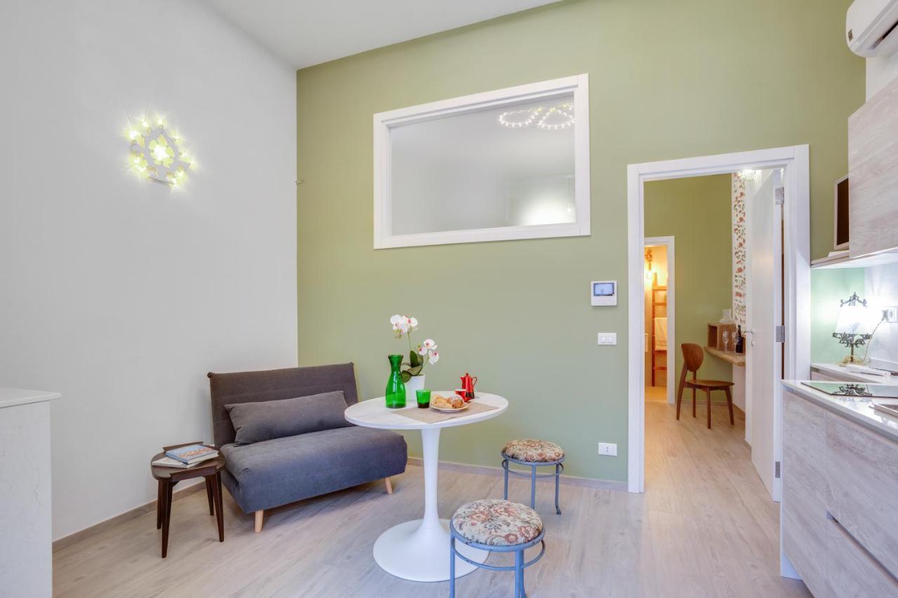 Madame Bari' Suite Apt In The Heart Of Bari Exterior photo