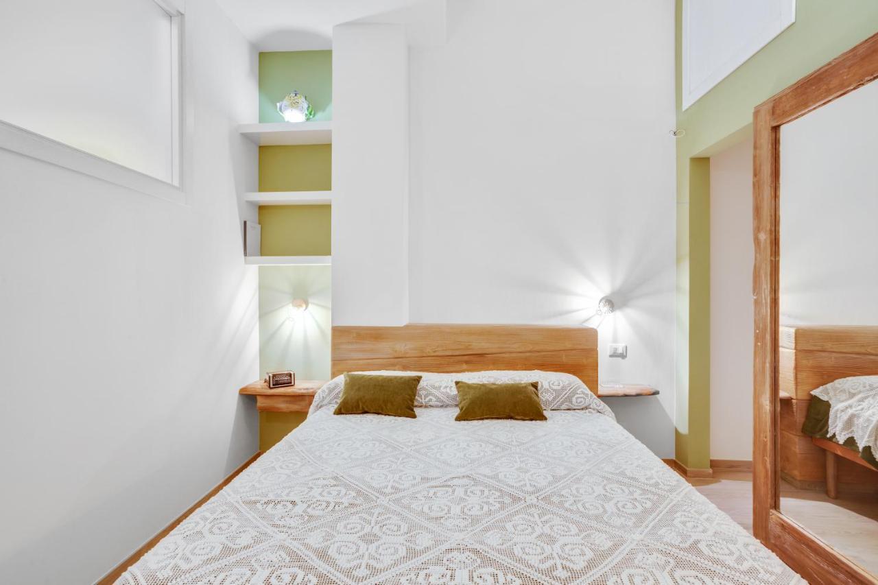 Madame Bari' Suite Apt In The Heart Of Bari Exterior photo