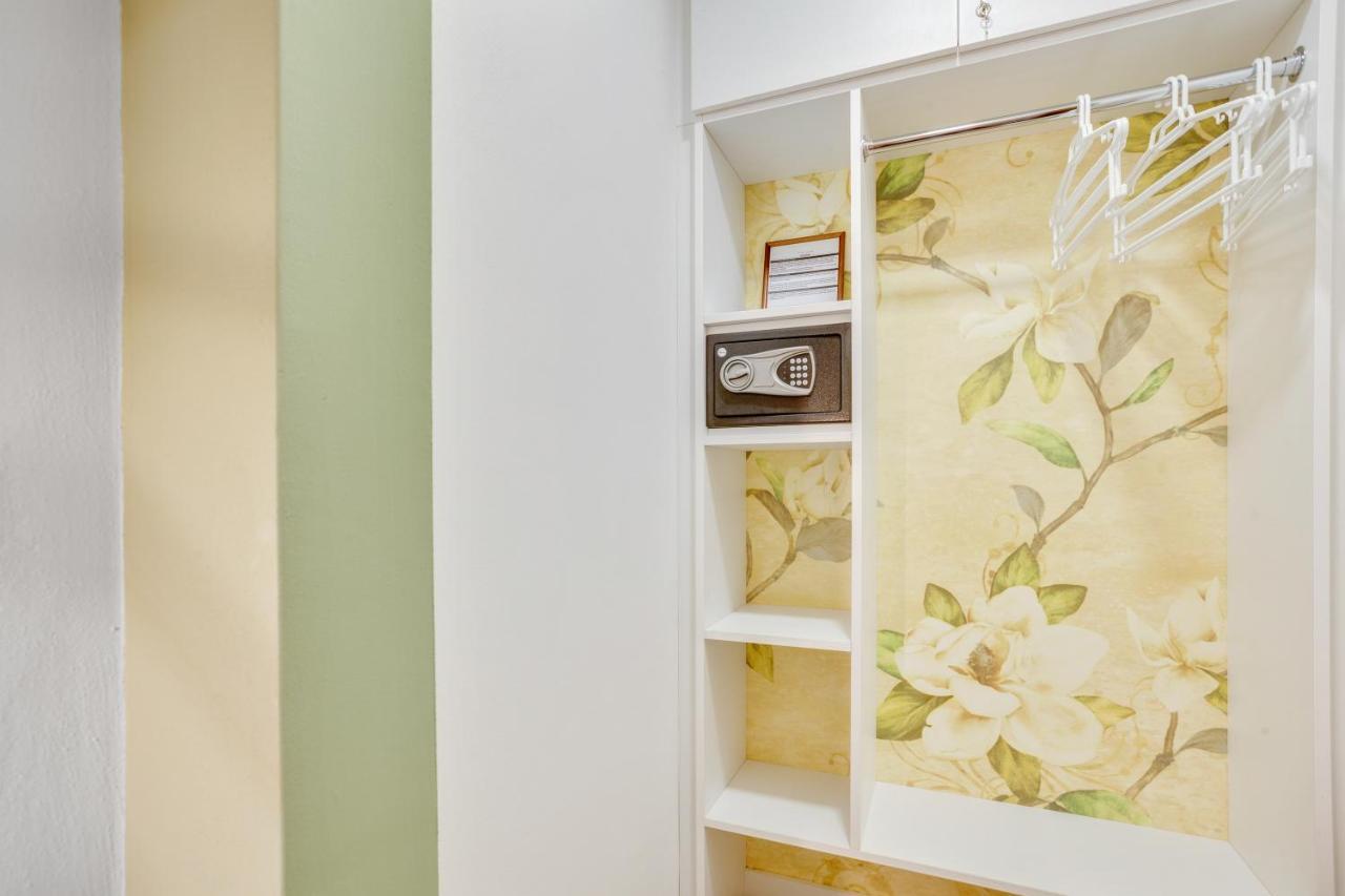 Madame Bari' Suite Apt In The Heart Of Bari Exterior photo